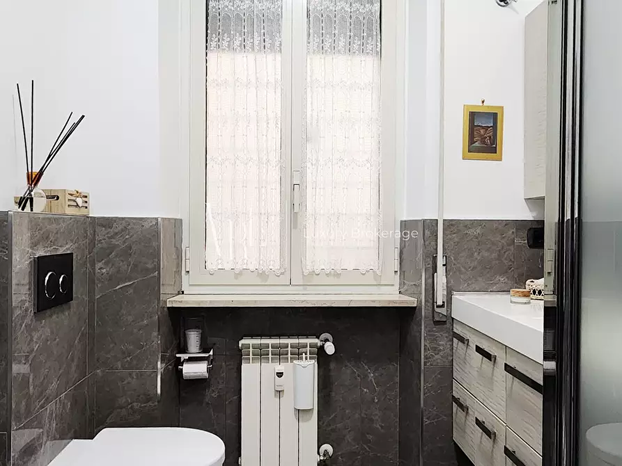 Immagine 19 di Quadrilocale in vendita  a Roma