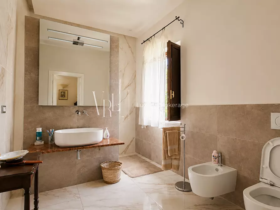 Immagine 28 di Villa in vendita  a Roma