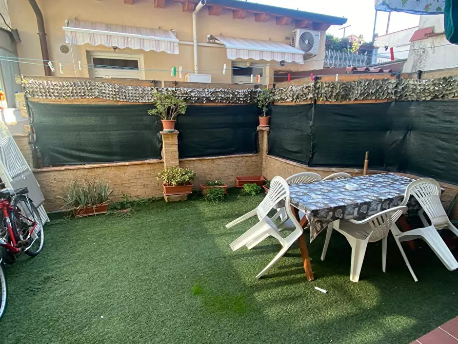 Immagine 11 di Trilocale in affitto  a Viareggio