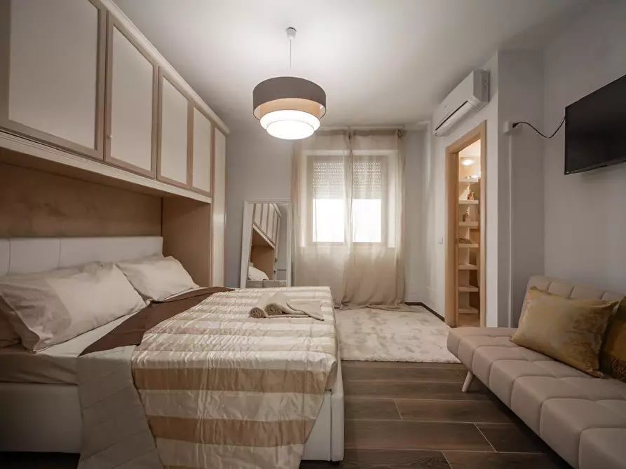 Immagine 11 di Quadrilocale in vendita  a Viareggio