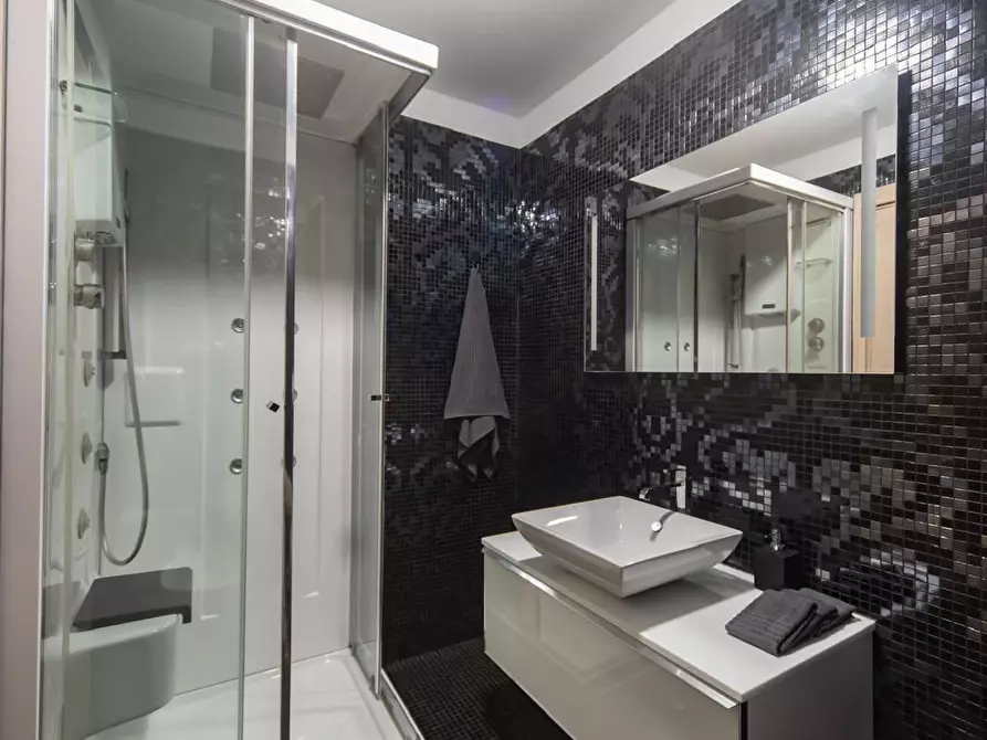 Immagine 16 di Quadrilocale in vendita  a Viareggio