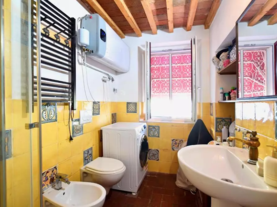 Immagine 8 di Porzione di casa in vendita  a Massarosa