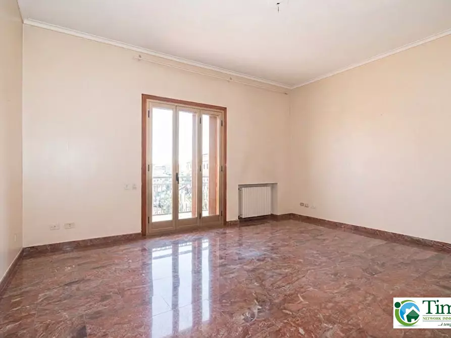 Immagine 18 di Villa in vendita  in Via Roma 29 a Sant'agata Li Battiati