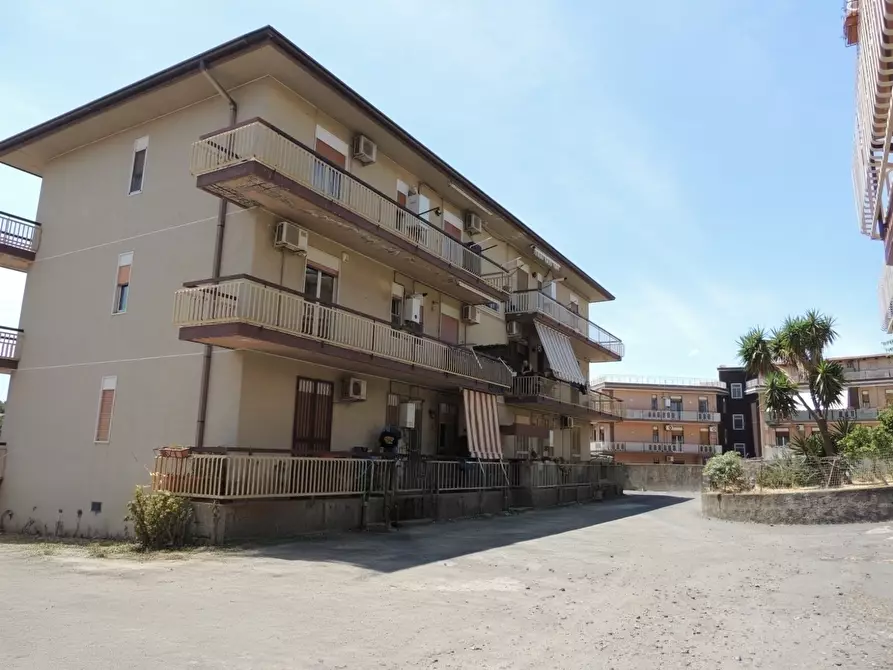 Immagine 40 di Quadrilocale in vendita  in Via Antonio Gramsci 55 a Gravina Di Catania