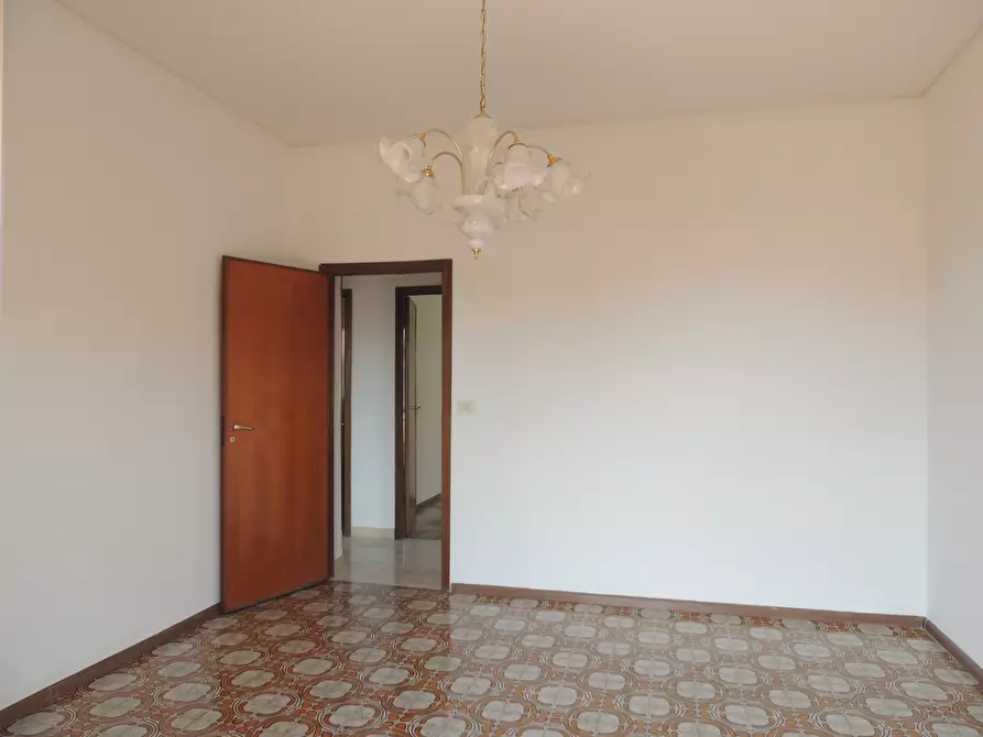 Immagine 19 di Quadrilocale in vendita  in Via Antonio Gramsci 55 a Gravina Di Catania