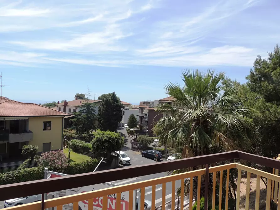 Immagine 11 di Quadrilocale in vendita  in Via Antonio Gramsci 55 a Gravina Di Catania