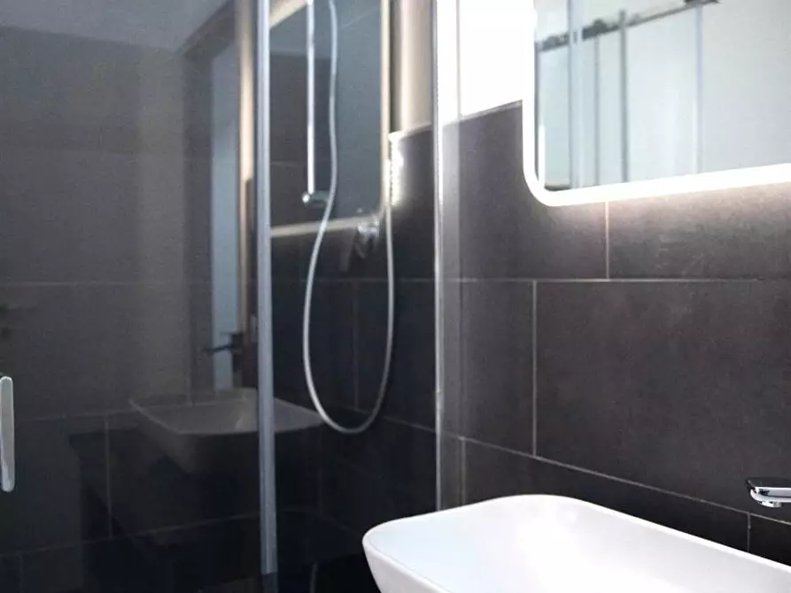 Immagine 14 di Appartamento in vendita  a Catania