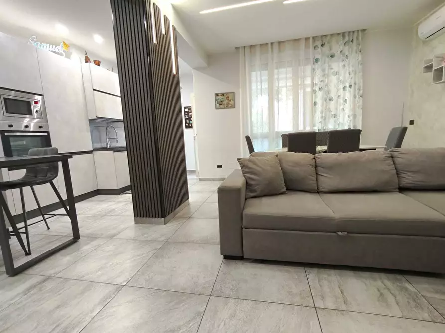 Immagine 5 di Trilocale in vendita  in Via Largo Calabria a Catania