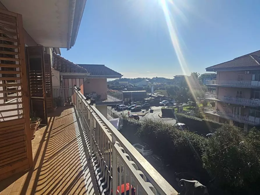 Immagine 10 di Trilocale in vendita  in Via Dafni 5 a Aci Catena