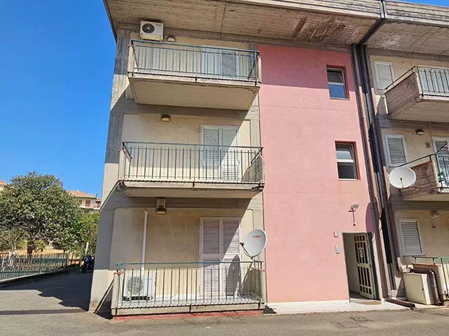 Immagine 19 di Trilocale in vendita  a Calatabiano