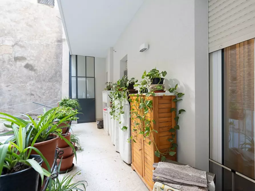 Immagine 31 di Pentalocale in vendita  in Via Caronda 178 a Catania