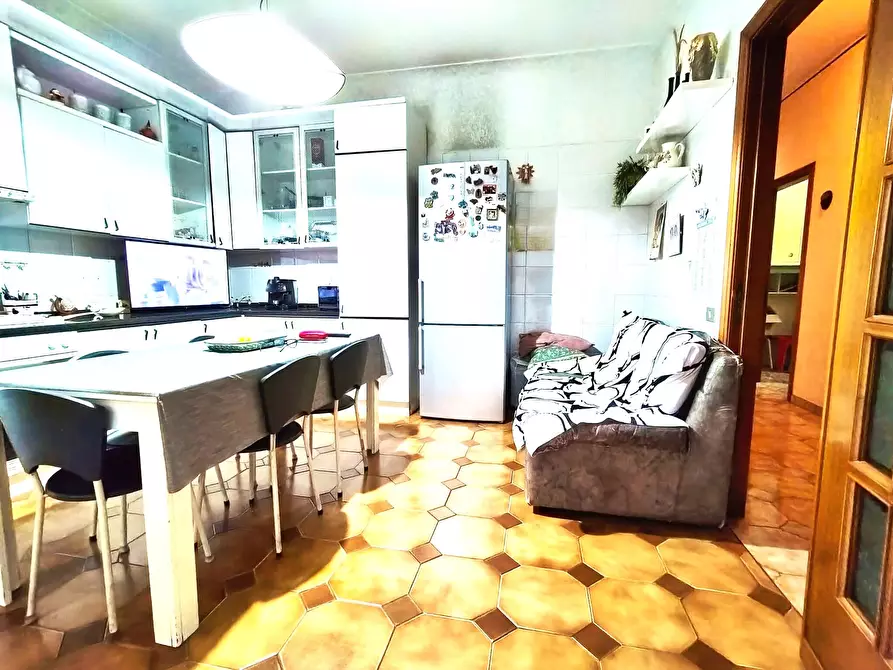 Immagine 12 di Pentalocale in vendita  in Via Bachelet 1 a Misterbianco