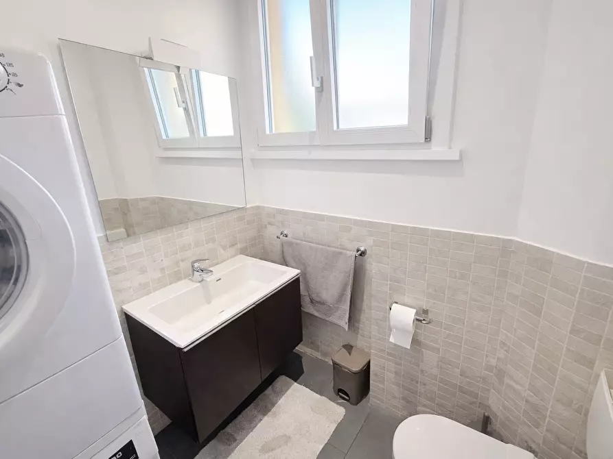 Immagine 13 di Quadrilocale in vendita  a Modena