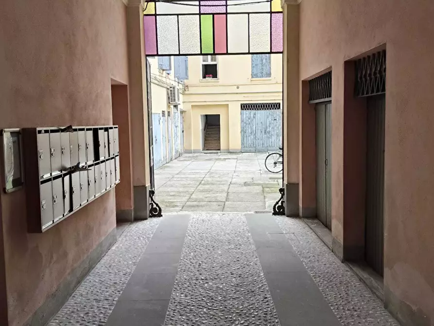 Immagine 2 di Magazzino in vendita  in Via Sgarzeria 30 a Modena