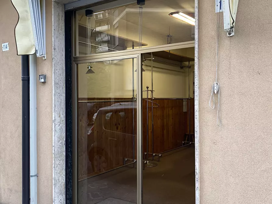 Immagine 2 di Locale commerciale in vendita  in via Francesco Prampolini 116 a Modena