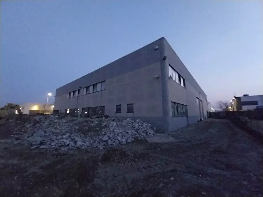 Immagine 1 di Attività artigianale in vendita  in via Raimondo dalla Costa 457 a Modena