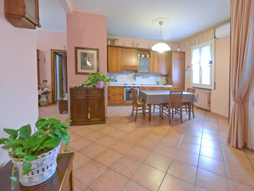 Immagine 6 di Pentalocale in vendita  in Viale Fratelli Cairoli 10 a Sassuolo