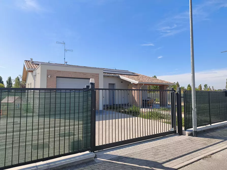 Immagine 11 di Villa in vendita  in Carlo Alberto Dalla Chiesa 27 a Sant'agata Bolognese
