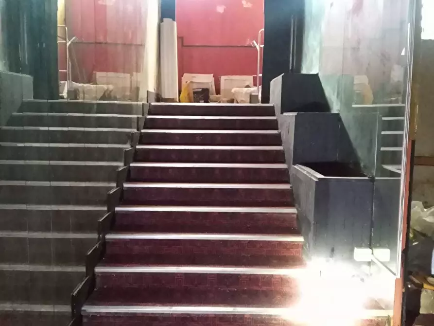 Immagine 11 di Showroom in vendita  in Via Arziglia 111 a Bordighera