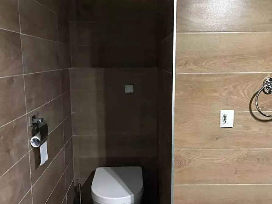 Immagine 11 di Quadrilocale in affitto  in Via Breglio 140 a Torino