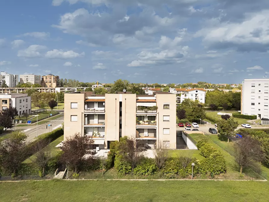 Immagine 2 di Trilocale in vendita  in Via Aldo Moro 1000 a Parma