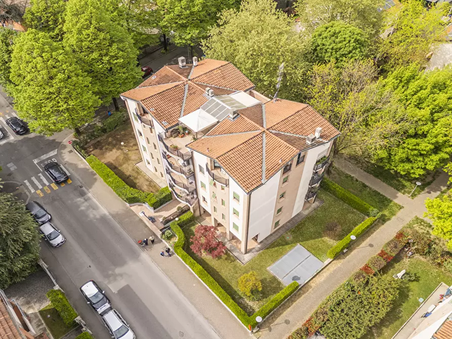 Immagine 23 di Quadrilocale in vendita  in Piazza Lubiana 4863 a Parma