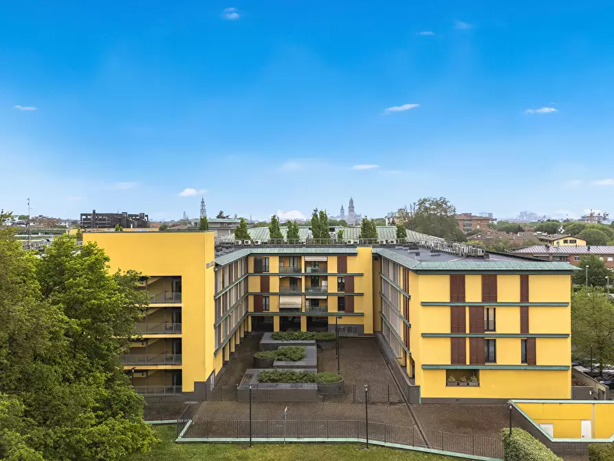 Immagine 1 di Bilocale in vendita  in Largo Monsignor Luigi Calza 7 a Parma