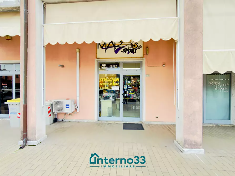 Immagine 1 di Attività commerciale in vendita  a Sarzana