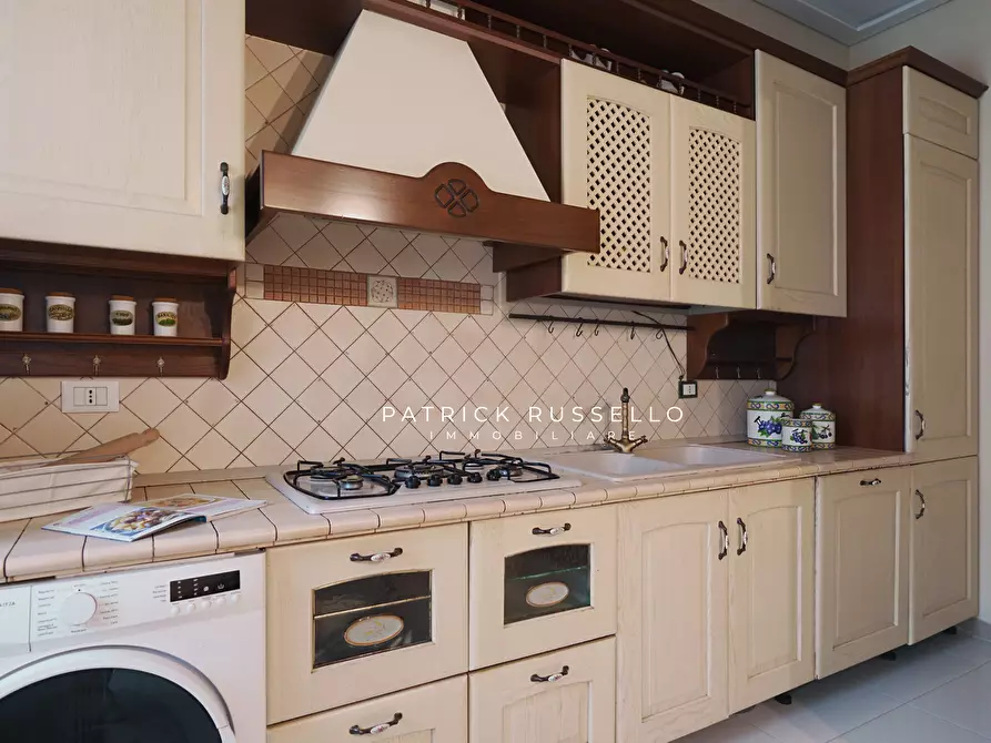 Immagine 11 di Quadrilocale in vendita  in Via Casilina 7 a Gela