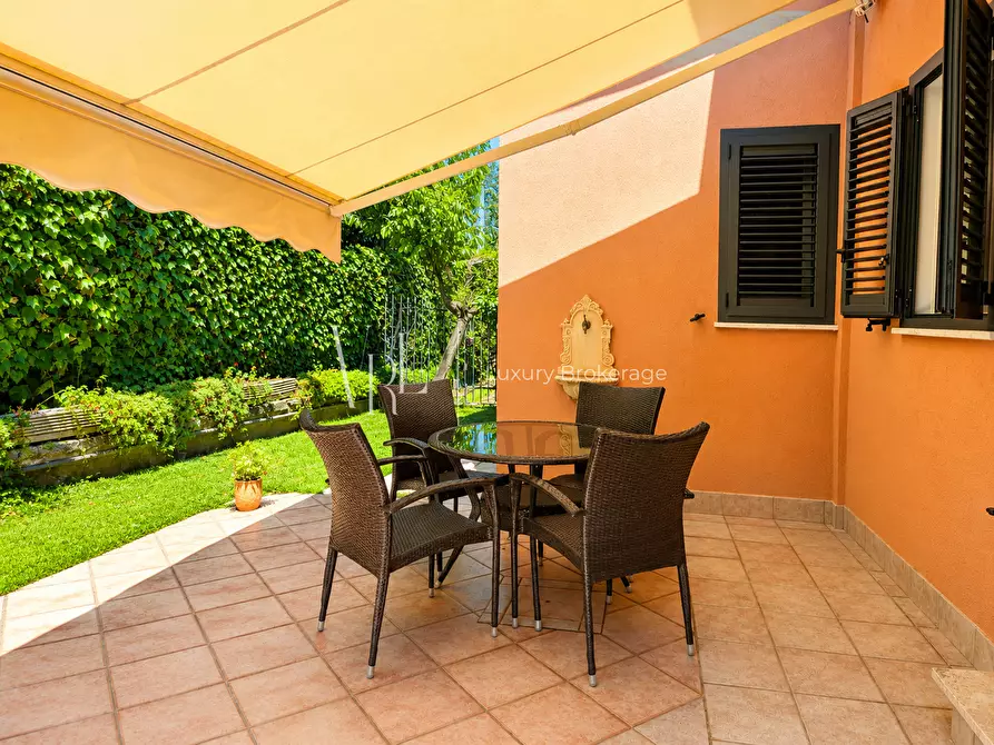 Immagine 9 di Villa in vendita  a Zagarolo