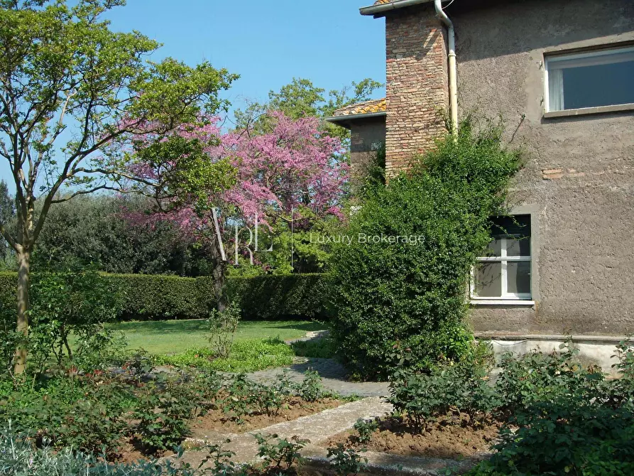 Immagine 17 di Casa indipendente in vendita  a Roma