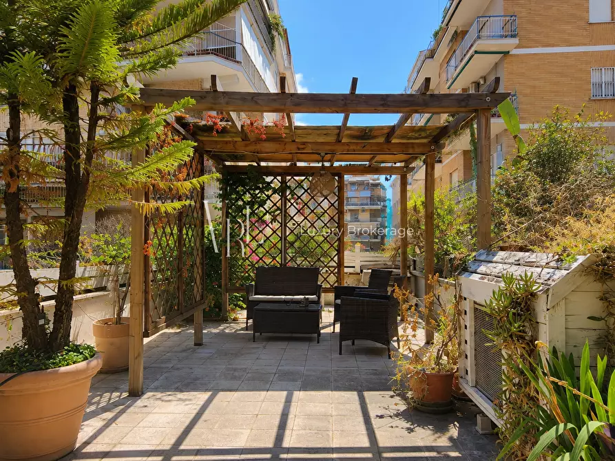 Immagine 25 di Villa in vendita  a Roma