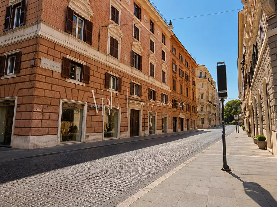 Immagine 7 di Pentalocale in vendita  in Via Vittorio Veneto a Roma