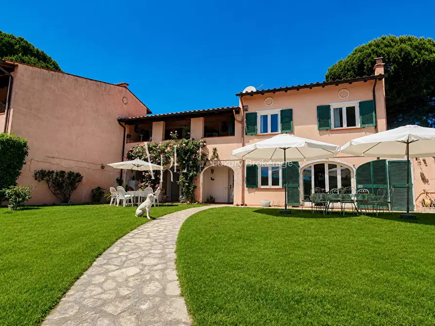 Immagine 1 di Casa bifamiliare in vendita  a Formello
