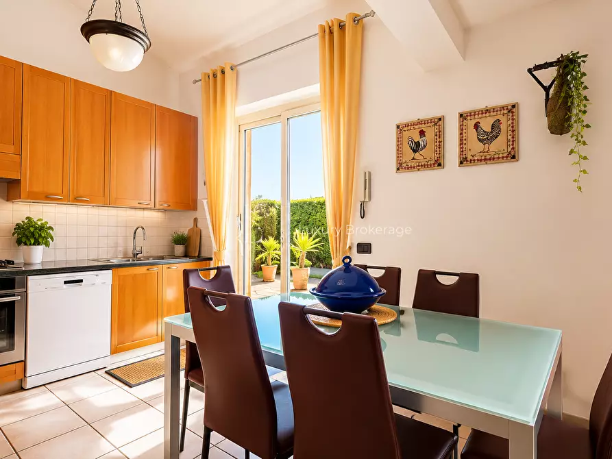 Immagine 12 di Casa bifamiliare in vendita  a Roma