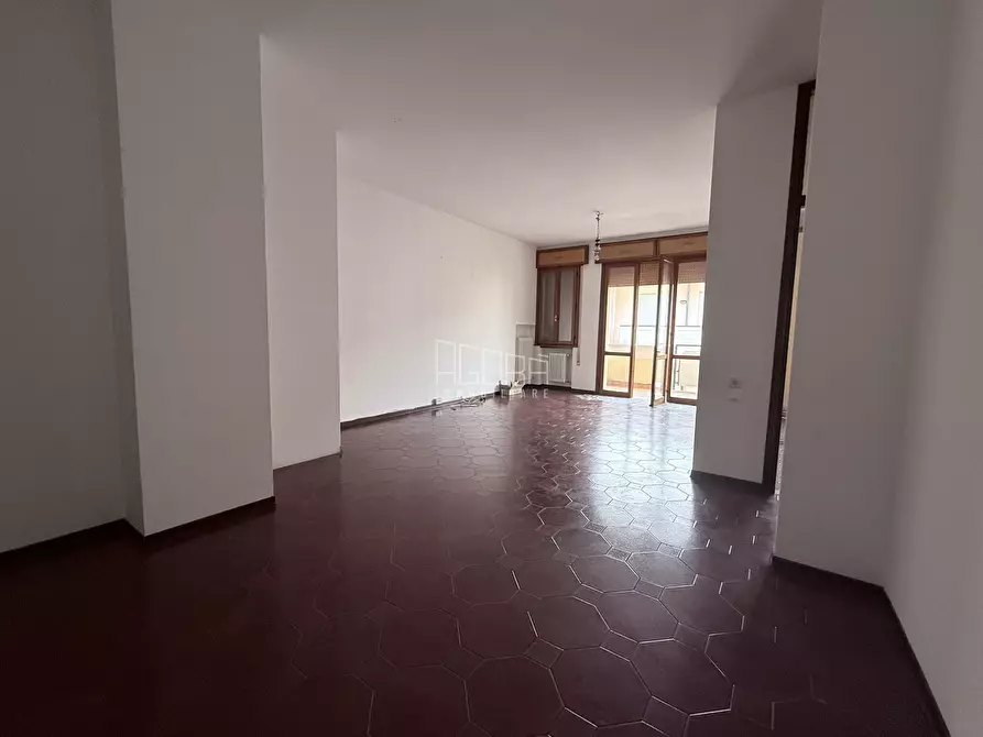 Immagine 6 di Trilocale in vendita  a Rovigo