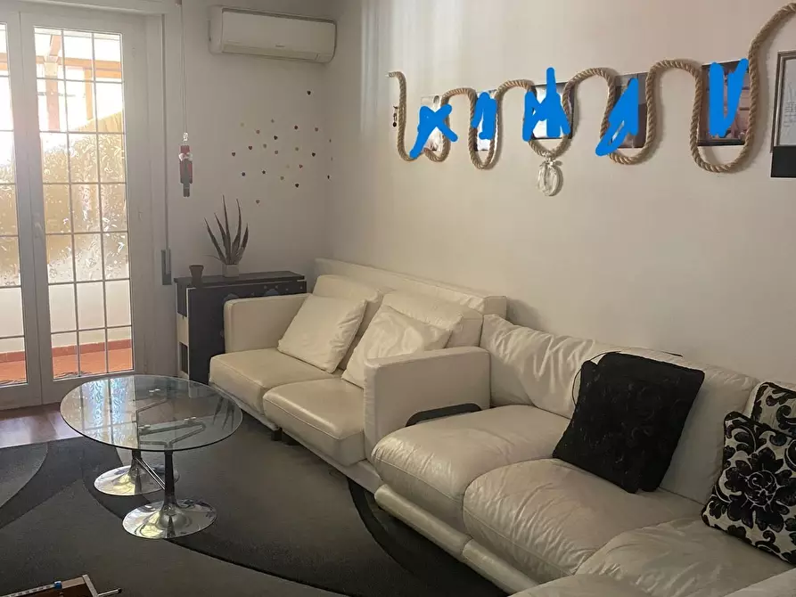 Immagine 1 di Terratetto in vendita  a Viareggio