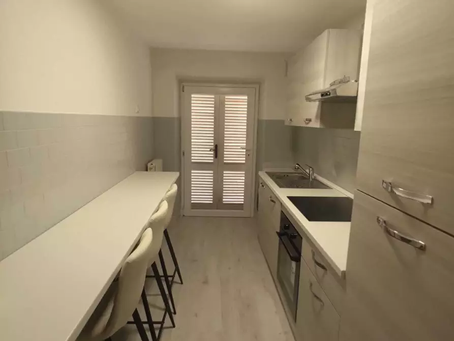 Immagine 9 di Trilocale in affitto  a Camaiore