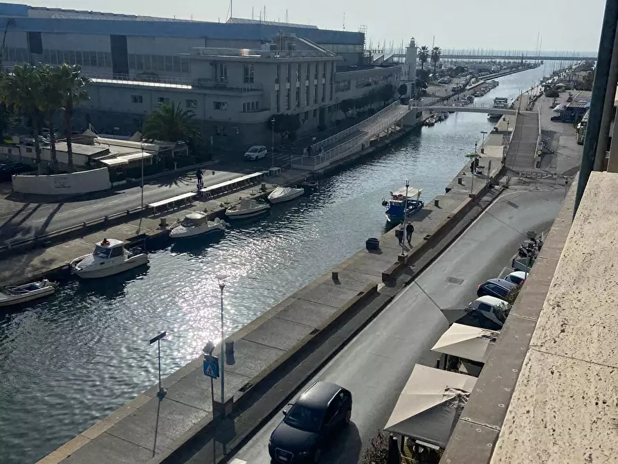 Immagine 1 di Appartamento in affitto  a Viareggio