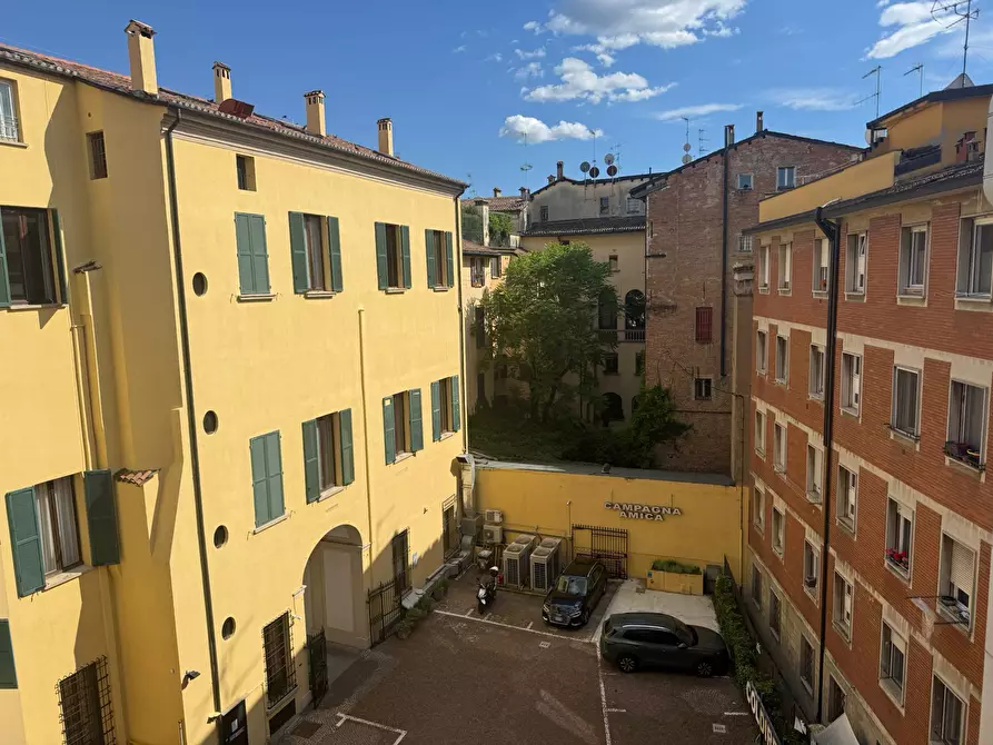 Immagine 1 di Quadrilocale in affitto  in Via Avesella 9 a Bologna