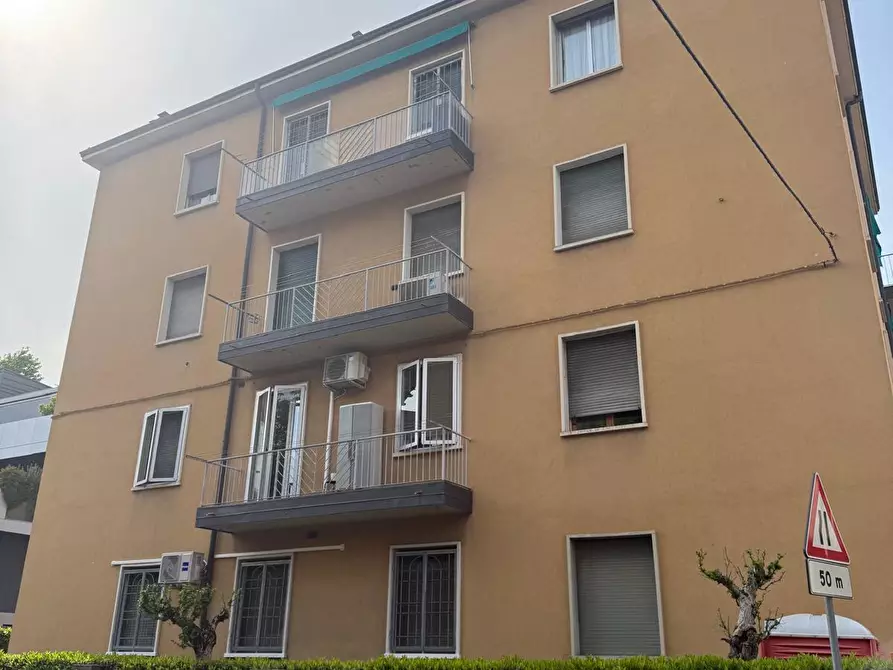 Immagine 12 di Bilocale in vendita  in Via Parisio 38 a Bologna
