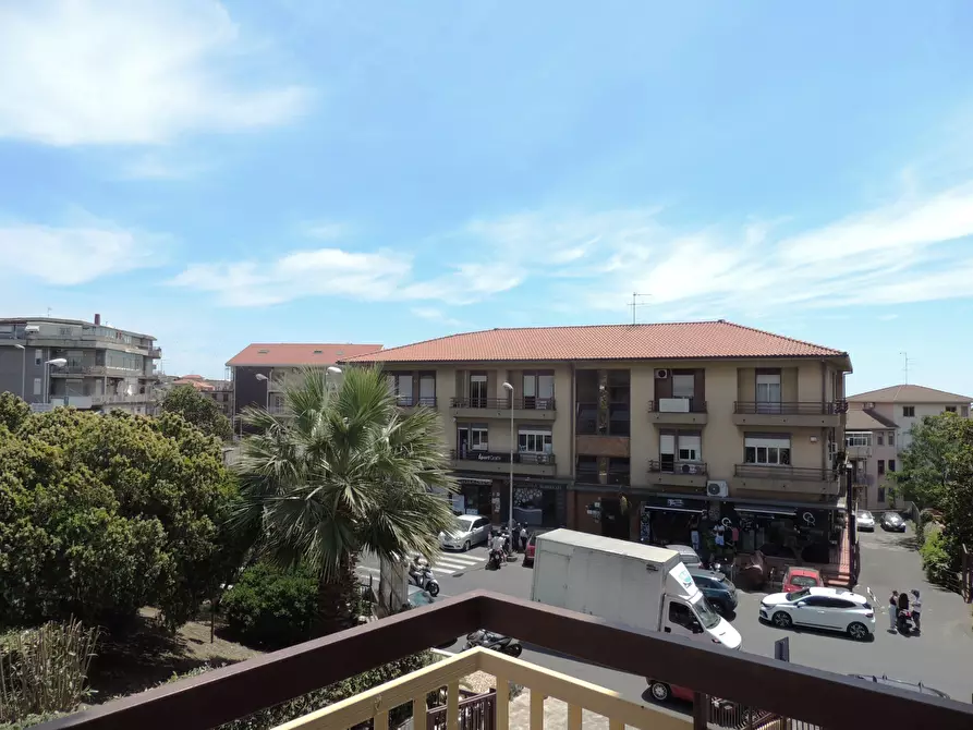 Immagine 33 di Quadrilocale in vendita  in Via Antonio Gramsci 55 a Gravina Di Catania