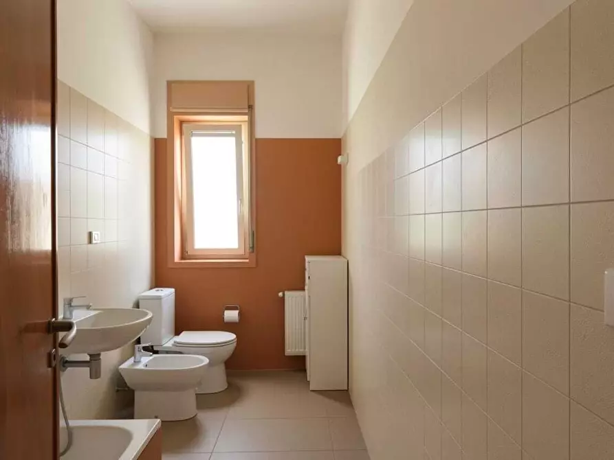 Immagine 24 di Quadrilocale in vendita  in Via Antonio Gramsci 55 a Gravina Di Catania