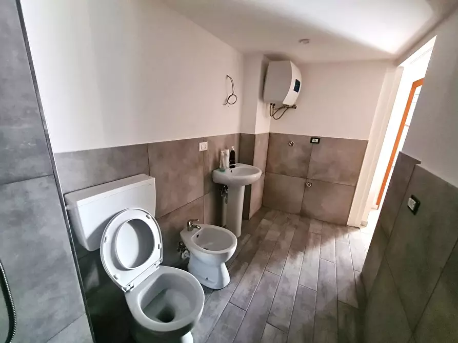 Immagine 11 di Casa indipendente in affitto  in Via De Caro 26 a Catania