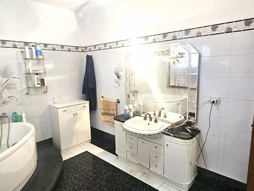 Immagine 23 di Trilocale in vendita  in Via Dafni 5 a Aci Catena