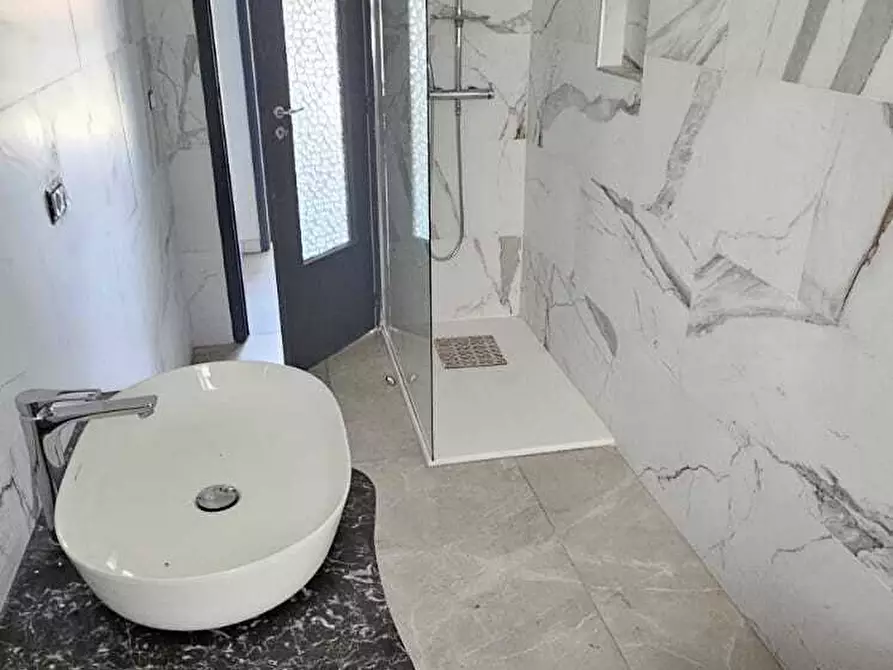 Immagine 16 di Quadrilocale in vendita  in Via Giambattista Pensabene 13 a Catania
