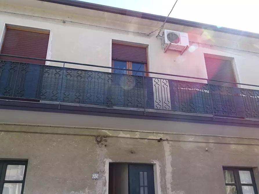 Immagine 1 di Porzione di casa in vendita  in Via Roma 75 a Camporotondo Etneo