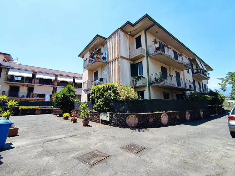 Immagine 1 di Bilocale in vendita  in Via Idria 52 a Tremestieri Etneo