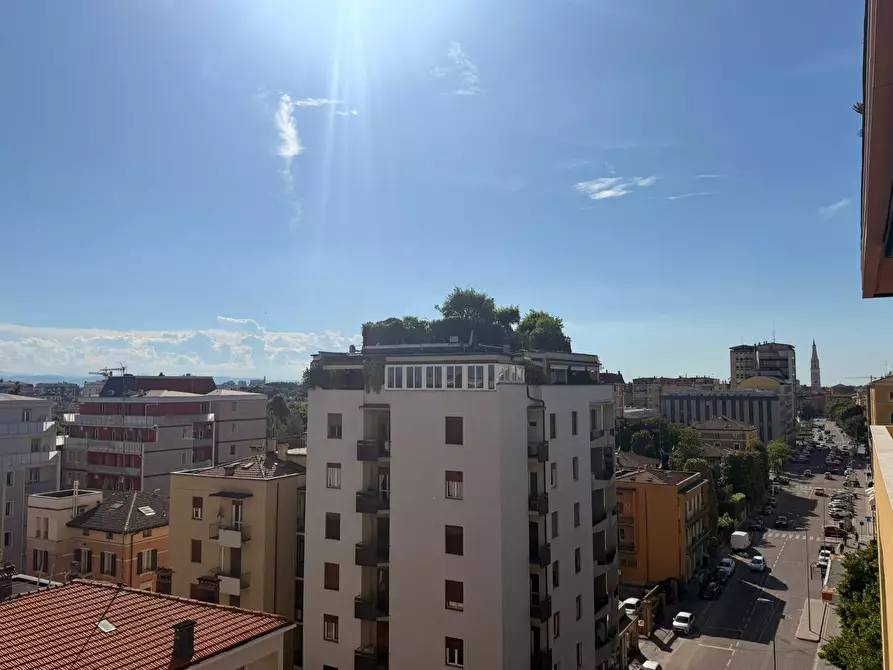 Immagine 1 di Trilocale in vendita  in Via Emilia Est 163 a Modena