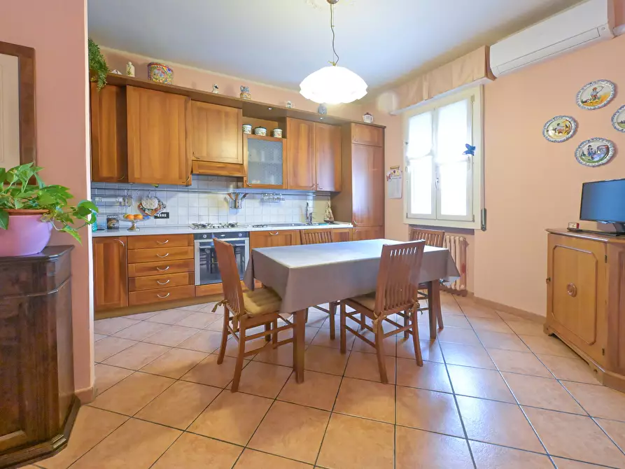 Immagine 8 di Pentalocale in vendita  in Viale Fratelli Cairoli 10 a Sassuolo